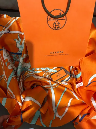 Lenço em seda Hermes laranja longo novo