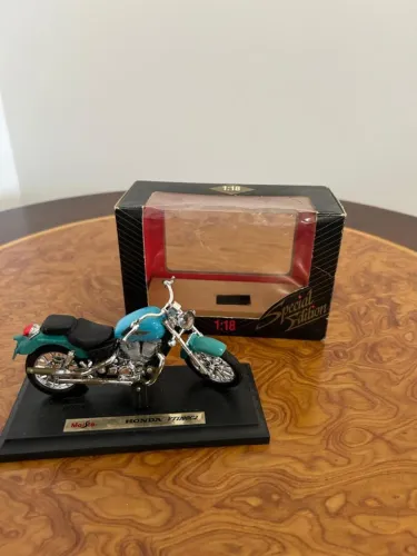Miniatura Honda VT1100C2, Maisto Special Edition