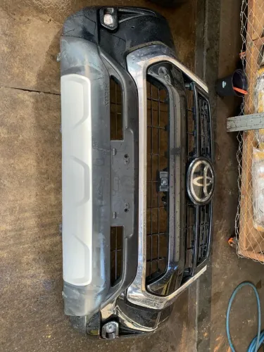 Hilux SRX ano 2022 para-choque dianteiro completo 