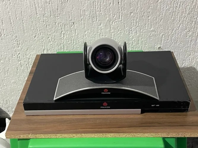 Central de Videoconferência Polycom HDX 6000 com Câmera H
