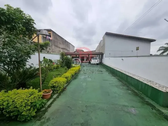 Casa à venda na Vila Ré, São Paulo: 3 dormitórios, 1 cozinhas, 6 vagas de garagem!