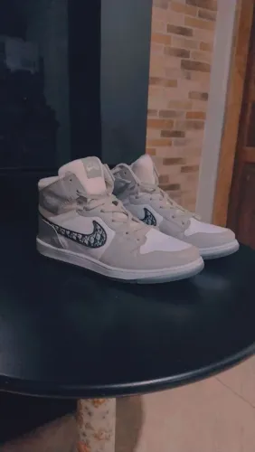Tênis Air Jordan Dior