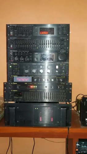 Aparelhos cygnus + Karaoke + Caixa som + Equalizador Yamaha + Toca Discos Gradiente B-35