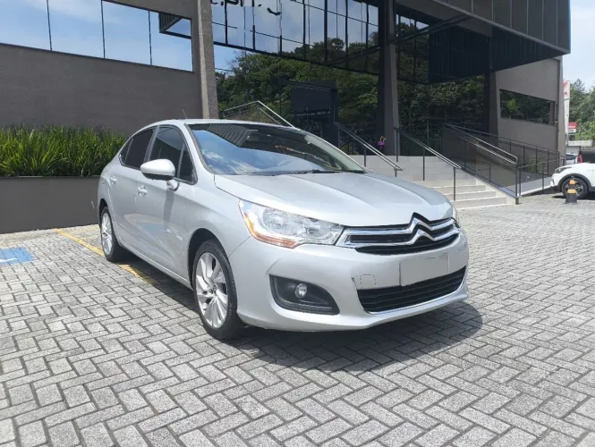 C4 Lounge 2.0 Automático - Único dono - Revisões na Concessionária