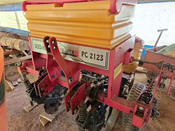 Plantadeira SeedMax 02 Linhas