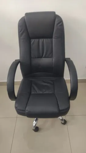 Cadeira de escritório Nova R$490,00 cada