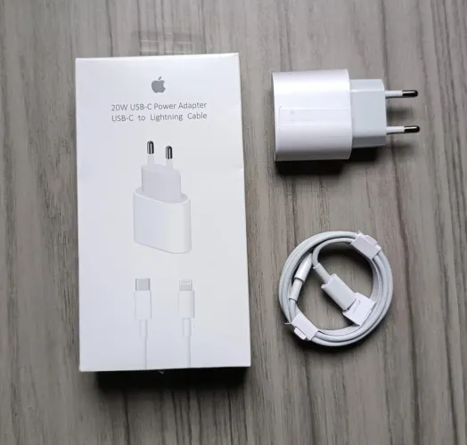 Carregador Apple 20W USB-C + Cabo Lightning