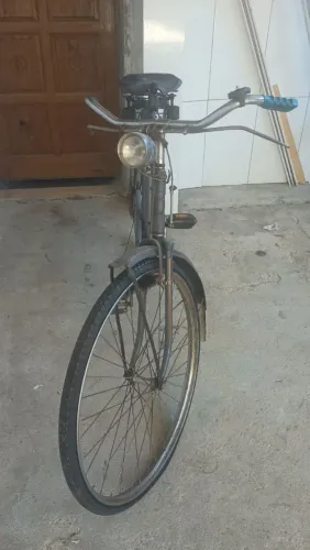 Três bicicletas