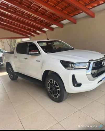 Toyota Hilux CD SRV 4X4 2.8 TDI Diesel Aut. 2025