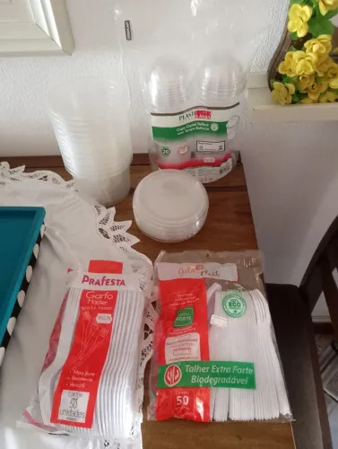 Potes plásticos para sopa