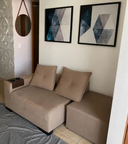 Sofá 2 lugares por 100 reais pra buscar próx a T9 (acompanha porta copo e puff)