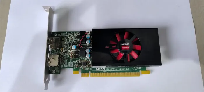 Placa de vídeo AMD Radeon 4gb DDR5