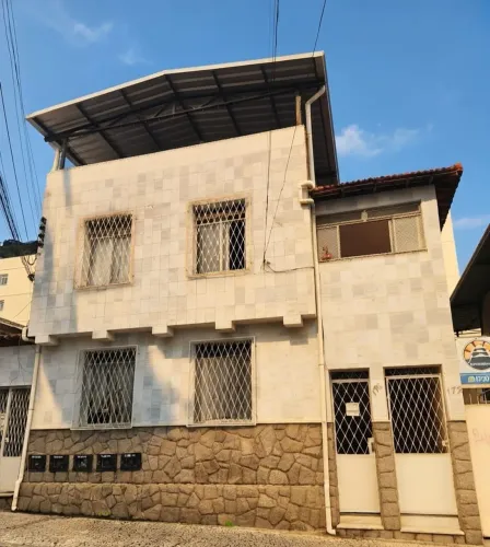 EXCELENTE CASA LOCALIZADA NA PARTE PLANA DO BAIRRO SÃO MATEUS