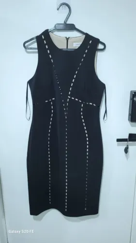 Vestido Calvin Klein Preto Tubinho Com Recortes