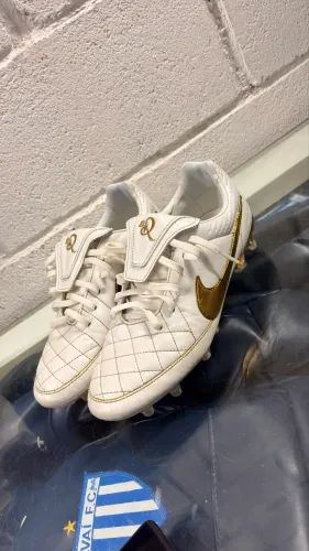 Vendo chuteira Nike original tamanaho:40
