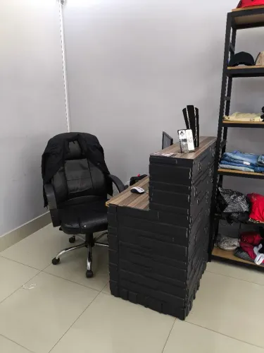 Balcão para loja com gaveta caixa
