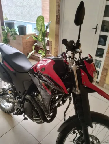 Moto Yamaha XTZ Lander