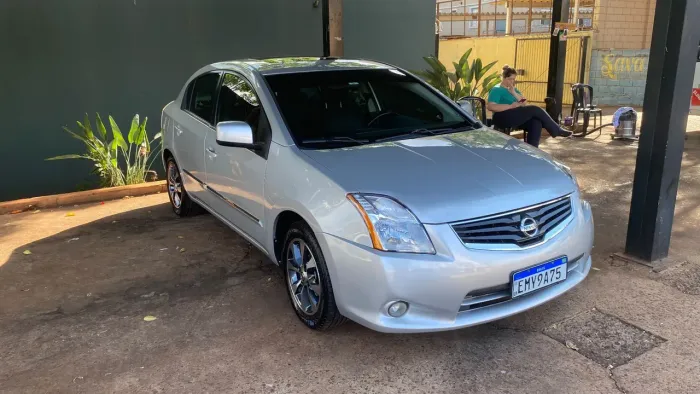 Nissan Sentra SL 2.0/ 2.0 Flex Fuel 16V Aut. 2011