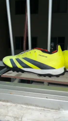 Chuteira adidas predator society 