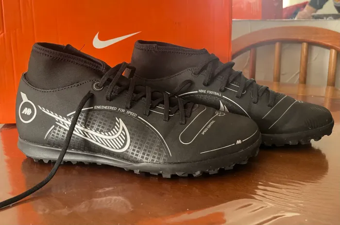 Chuteira Nike mercurial society 41