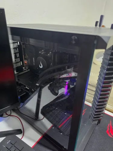 Pc gamer extremamente novo