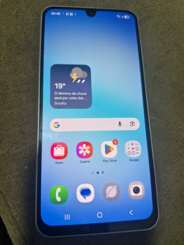 Vendo Smartphone Samsung A17 novo com apenas 3 meses de uso, vai com carregador e capinha.