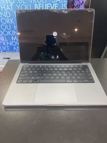 MacBook Pro A2442 DEFEITO