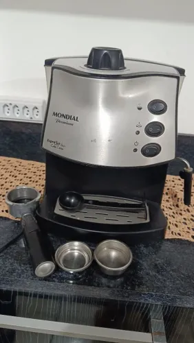 Cafeteira Espresso Mondial Premium Coffee Cream - 127V - Completa