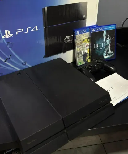 PlayStation 4 Poucas Vezes Usado com 1 Controle Original