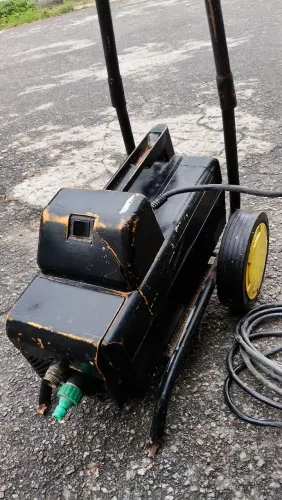 Lavadora de alta pressão lava jato Karcher hd585