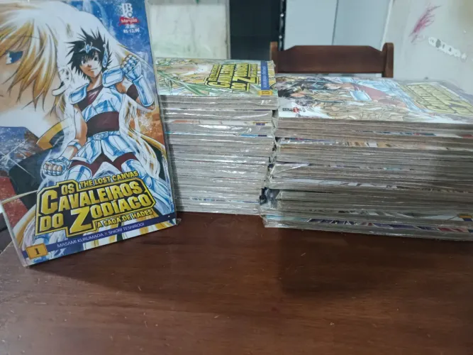 Mangá os cavaleiros do zodíaco: the Lost Canvas - a saga de hades (completo)