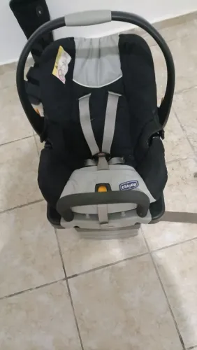 Vendo Bebê Conforto com a base para carro