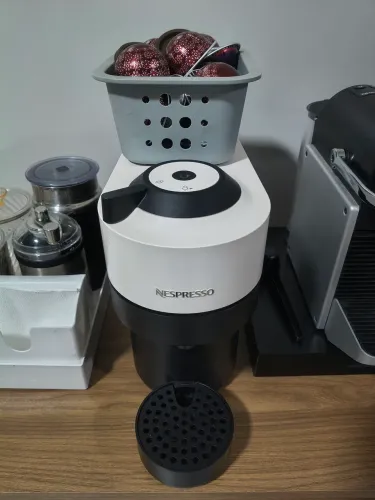 Máquina Nespresso Vertuo Pop