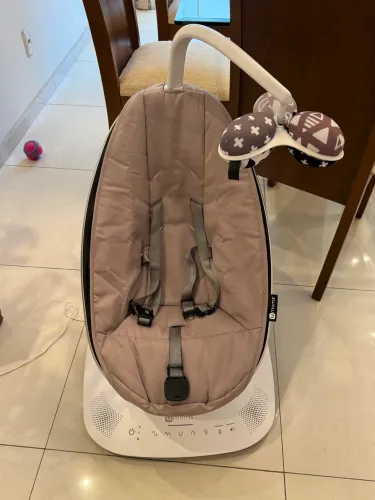 Vendo cadeira mamaroo 4 moms