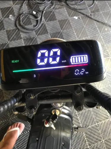moto muito boa está e perfeito estado com poucas kilometragem