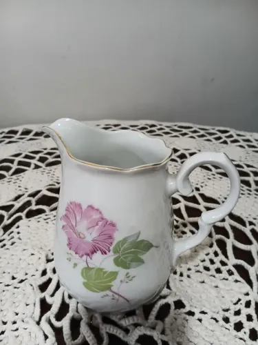 Leiteira antiga de porcelana