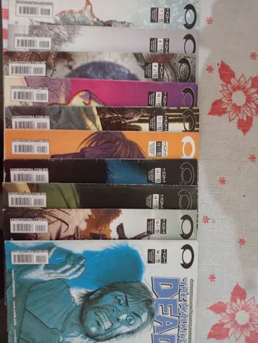 vendo HQs de the walking dead do volume 7 ao 15 e 24