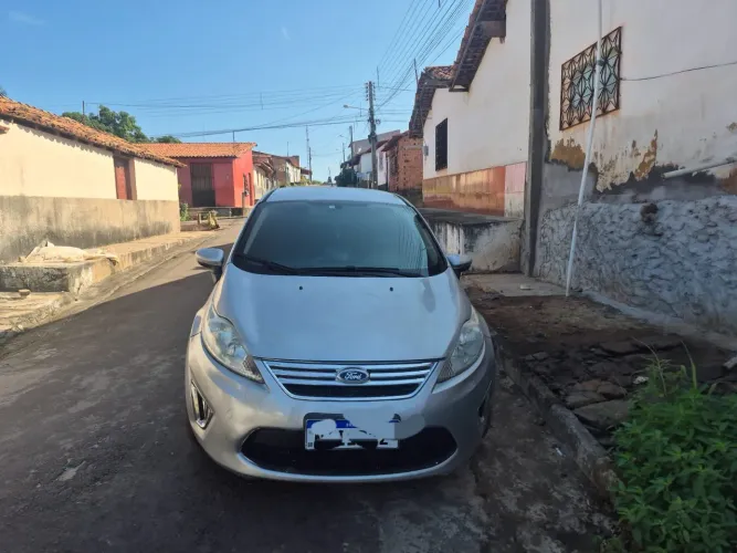 Ford Fiesta SE 1.6 16V Flex 5P 2011