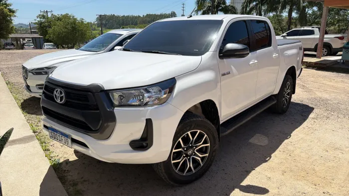 Toyota Hilux CD SR 4X4 2.8 TDI Diesel Aut. 2022