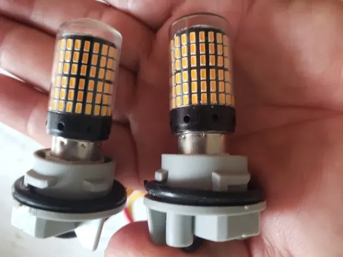 Seta Conjugada Led cor âmbar Par Lâmpada + Par Soquete 2 Polos - Produto novo