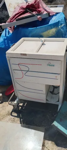 Carrinho de instrumentos médicos