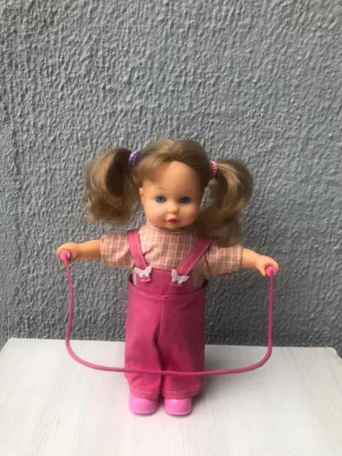 Boneca Antiga Pula Corda E Canta - Acalanto (Usado)