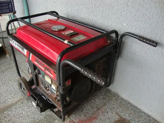 Grupo Gerador Motomil MGG8000 Portátil, acionamento elétrico, todos acessórios.