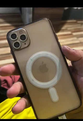 iPhone 11 Pro Max<br>64gb<br>Face ID ok<br>Tela nova<br>Bateria 71% original<br>Câmera tremendo