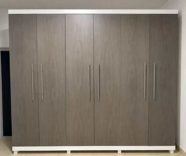 GUARDA-ROUPA CASAL 6 PORTAS - EXCELENTE ESTADO