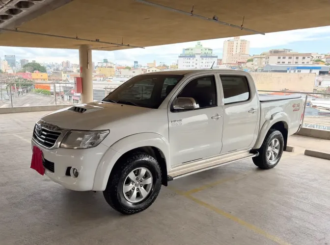 Toyota Hilux CD SRV D4-d 4X4 3.0 TDI Diesel AUT 2013