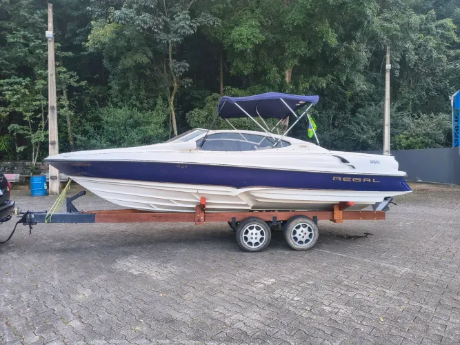 Lancha Regal LSR 5.0 - V8 - 240cv - 21 pés (Super conservada) Para pessoas exigentes!