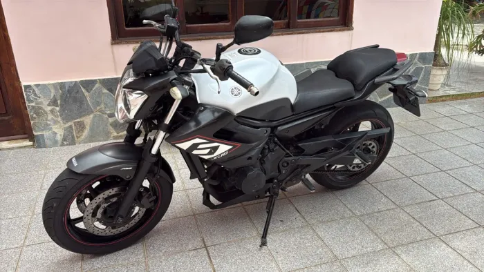 YAMAHA XJ6 N 2015