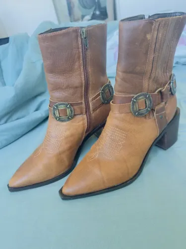 Bota luiza Barcelos 36
