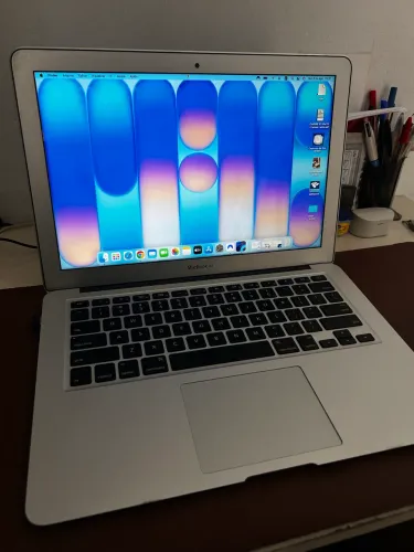 MacBook Air 13" 2017 | Intel i5 | 8GB RAM | SSD 128GB | Excelente estado (Caixa original)